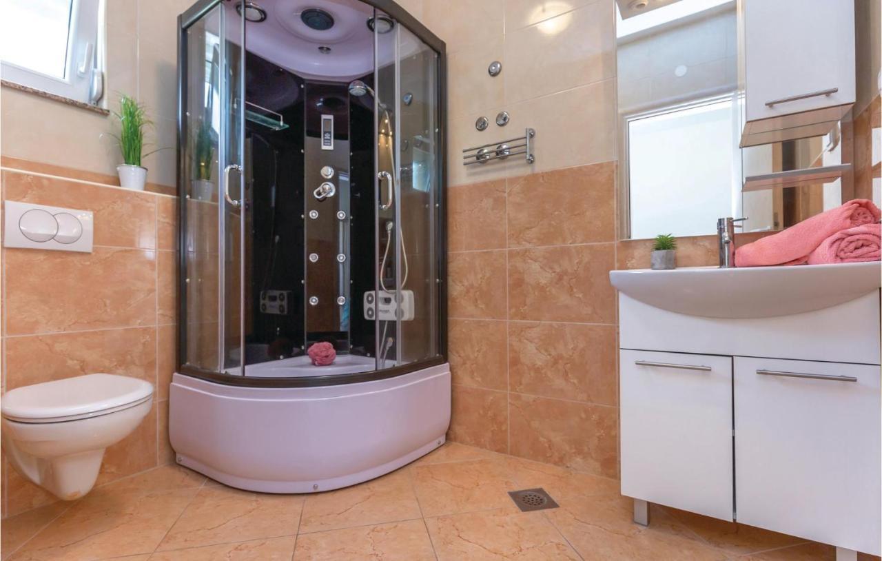 Beautiful Apartment In Krvavica With Kitchen المظهر الخارجي الصورة